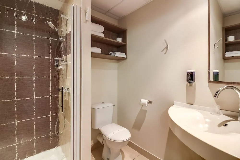 Brit Hotel Piscine & Spa - Fougeres Lecousse