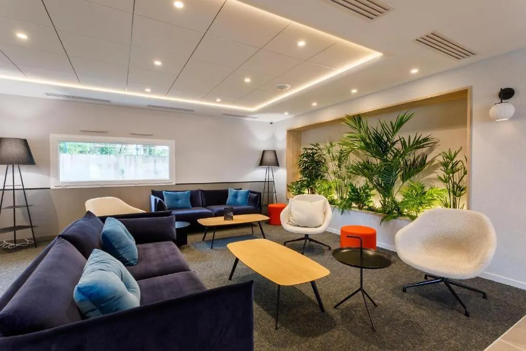 Brit Hotel Piscine & Spa - Fougeres Lecousse