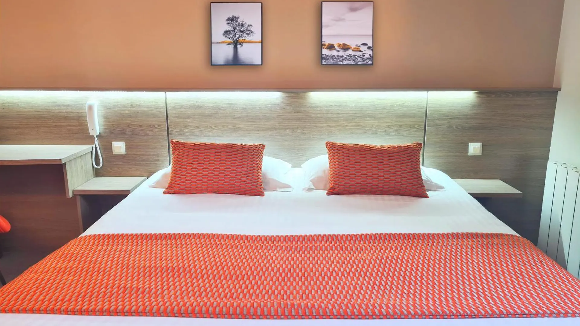 Brit Hotel Piscine & Spa - Fougeres Lecousse