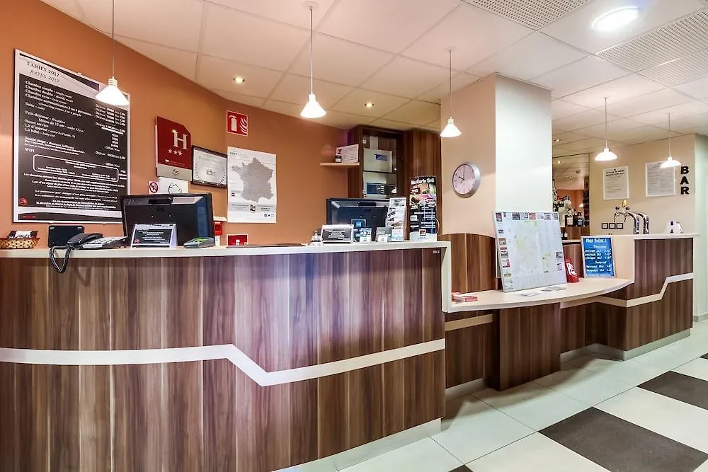 Brit Hotel Piscine & Spa - Fougeres Lecousse