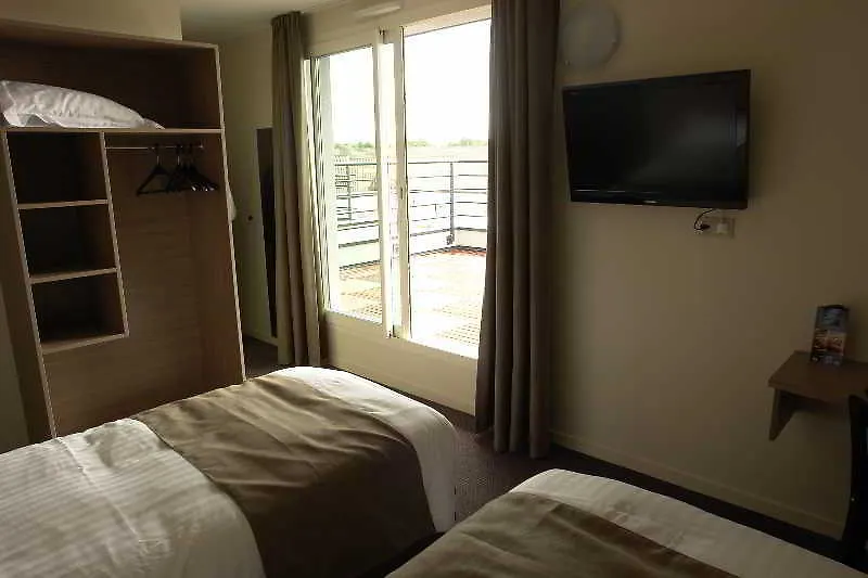 Brit Hotel Piscine & Spa - Fougeres Lecousse