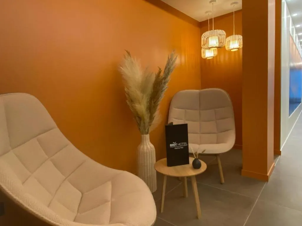 Brit Hotel Piscine & Spa - Fougeres Lecousse
