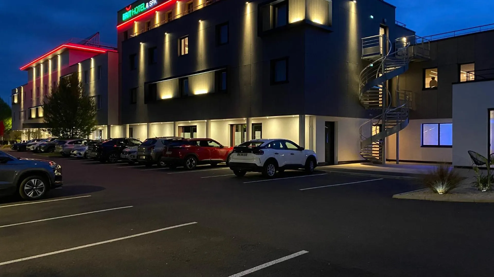 Brit Hotel Piscine & Spa - Fougeres Lecousse