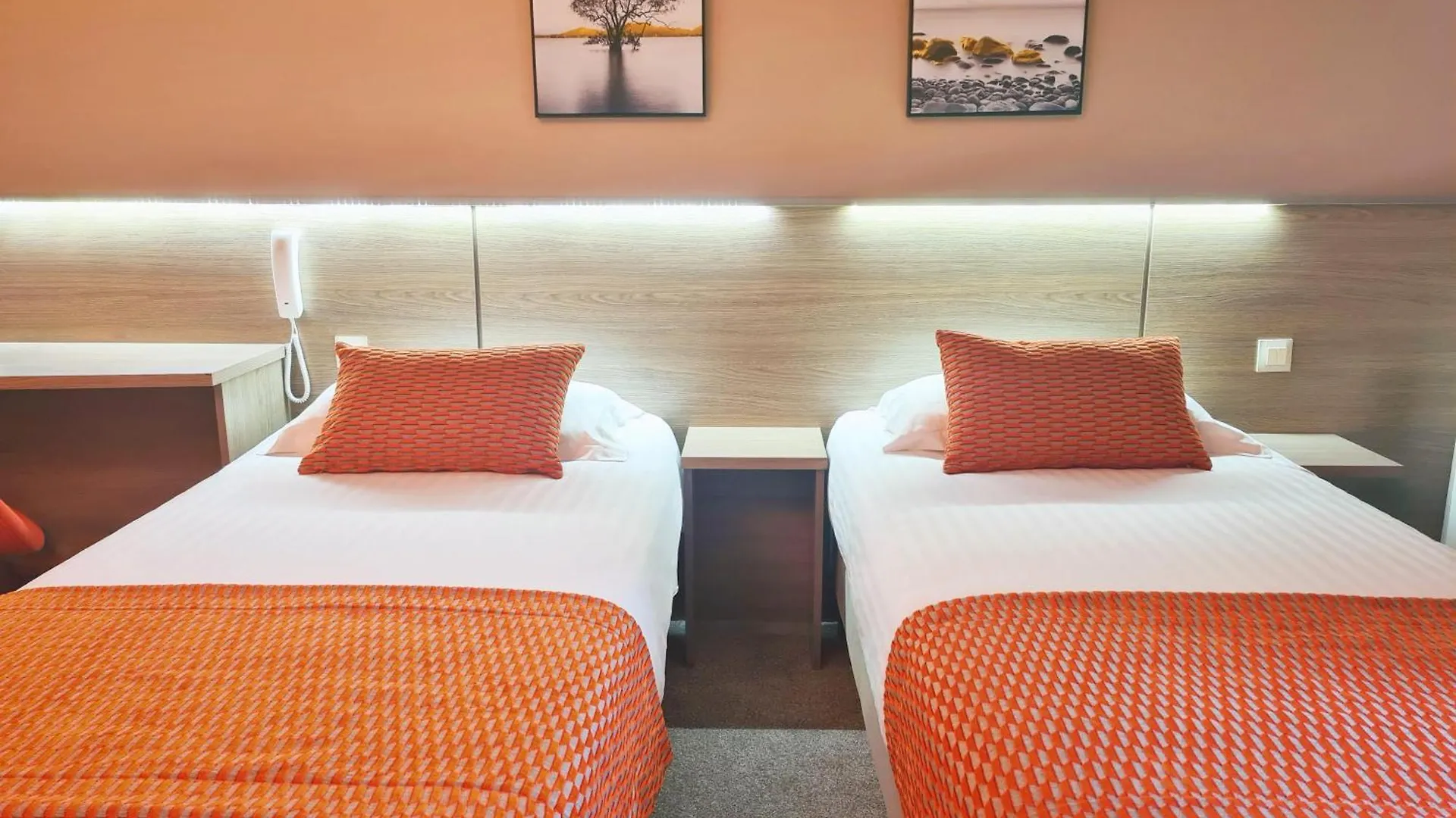 Brit Hotel Piscine & Spa - Fougeres Lecousse 3*,