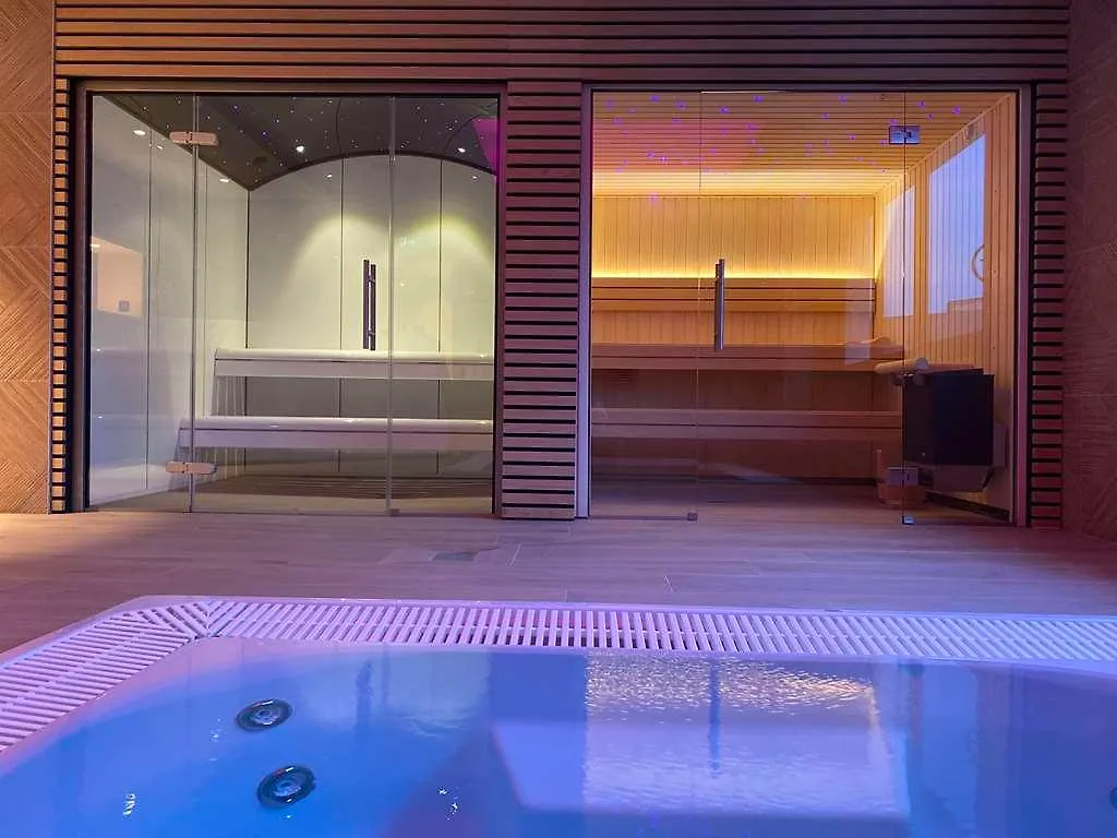 ***  Brit Hotel Piscine & Spa - Fougeres Lecousse Frankreich