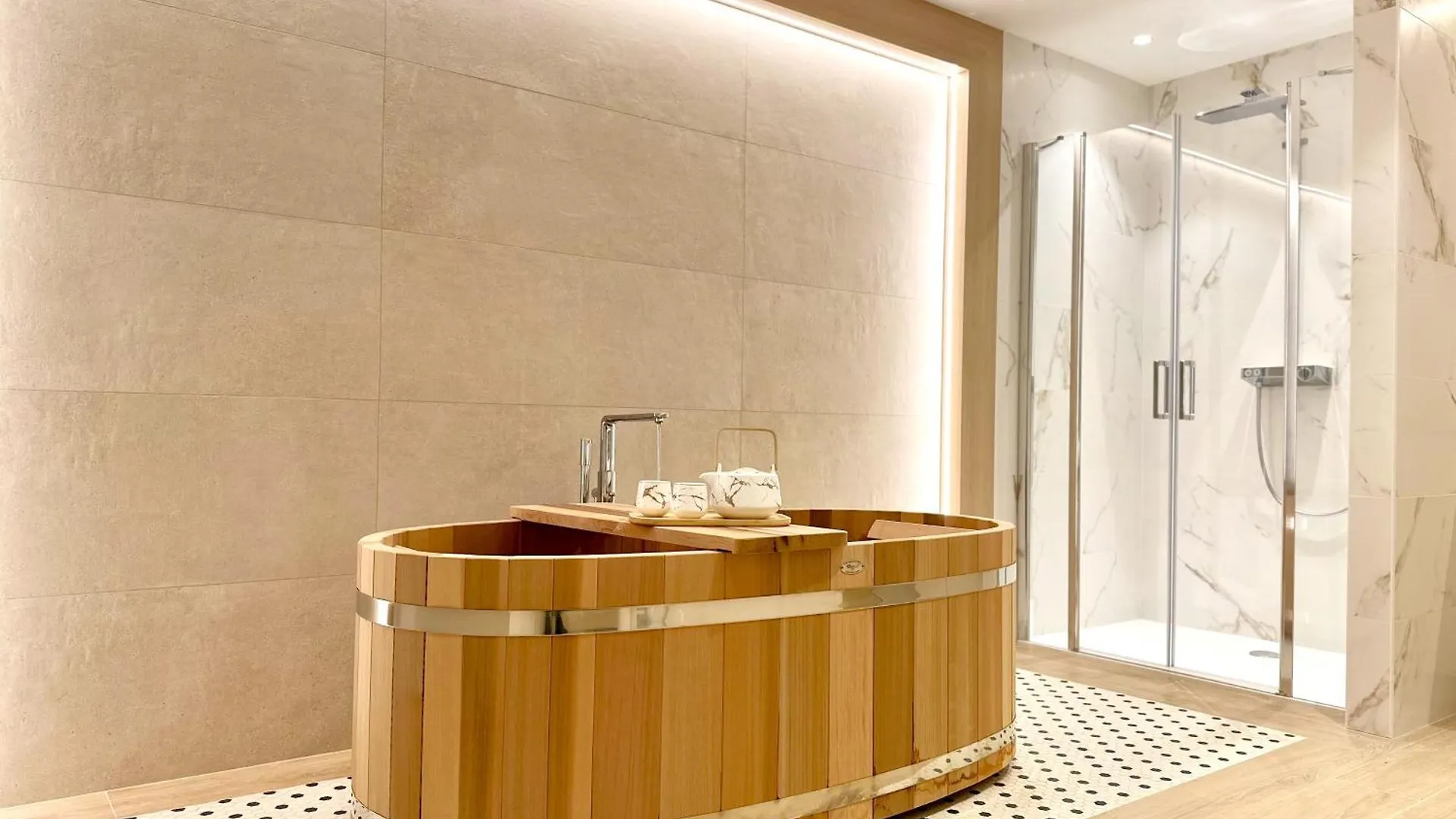 Brit Hotel Piscine & Spa - Fougeres Lecousse